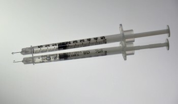 Mulți oameni cred că site-urile de injecție sigure promovează abuzul și dependența de droguri. Dar realitatea locurilor de injecție sigure este cu totul alta. Verificați asta.