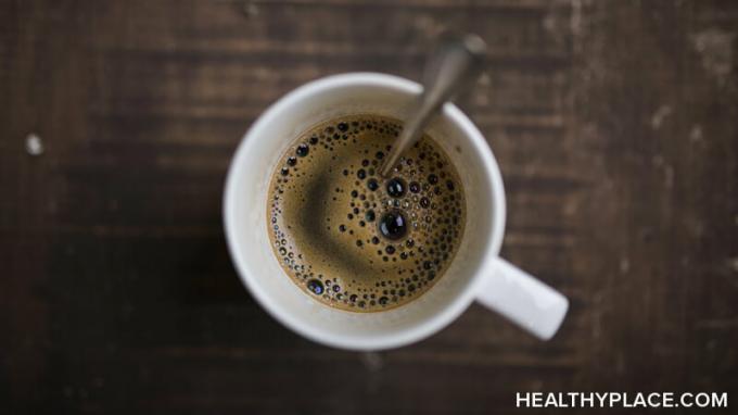 Ceașca ta de cafea îți poate agrava simptomele bipolare. Citiți informații de încredere despre cafea și tulburarea bipolară pe HealthyPlace.