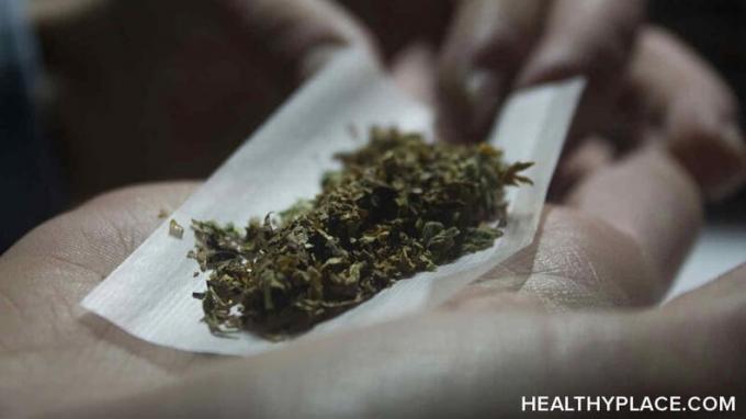 Care este legătura dintre consumul de marijuana și atacurile de panică sau anxietate? Poate marijuana provoca paranoia. Citiți aici informații despre consumul de marijuana și tulburările de panică și anxietate.