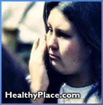Hispanicii au tendința de a experimenta depresia ca dureri corporale și dureri, precum durerile de stomac, durerile de cap sau durerile de cap care persistă în ciuda tratamentului medical.