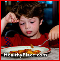 O revizuire cuprinzătoare a literaturii disponibile despre copii și tulburări alimentare.